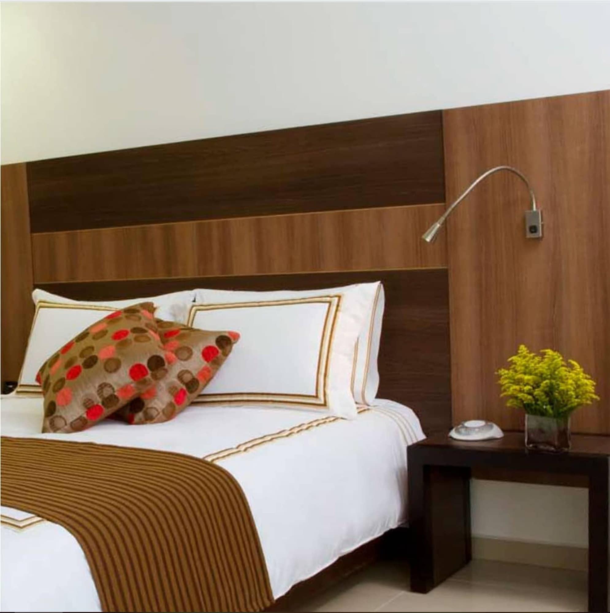 San Simon Hotel Pereira By Soratama Εξωτερικό φωτογραφία A wall mounted reading light