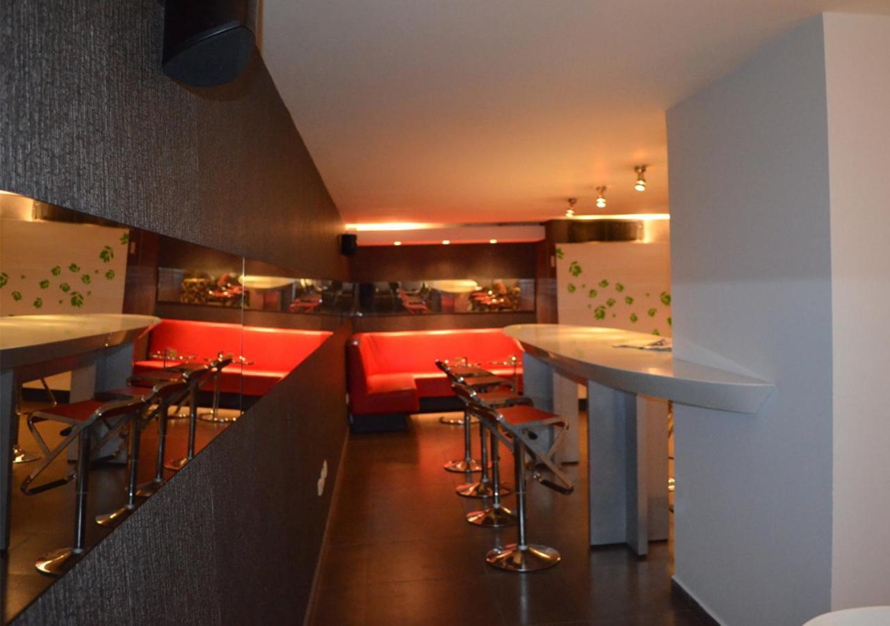 San Simon Hotel Pereira By Soratama Εξωτερικό φωτογραφία The interior of the restaurant